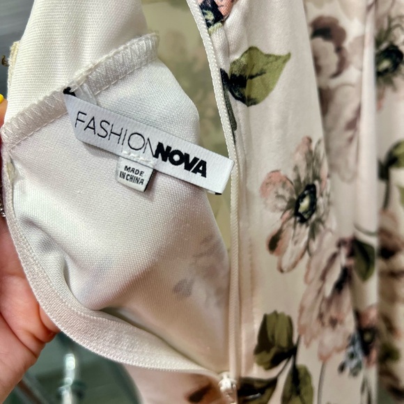 Fashion Nova Women's White Floral Polyester V-Neck Sleeveless Mini Dress S - Picture 2 of 8